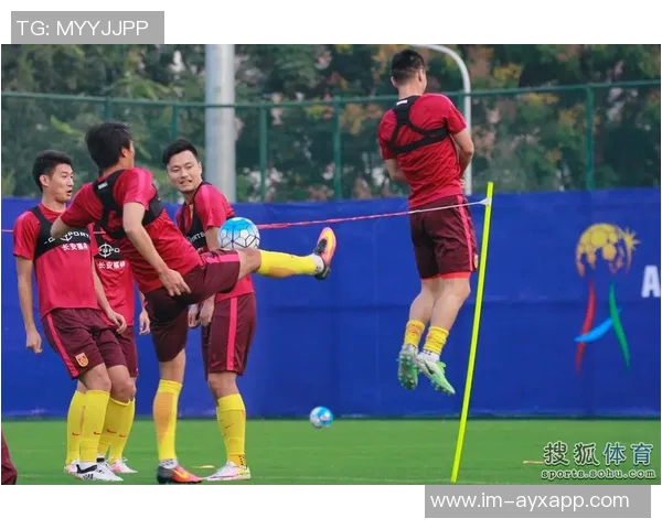 尤文图斯训练动态麦肯尼与小孔塞桑独自备战布雷默热格罗瓦暂时休息